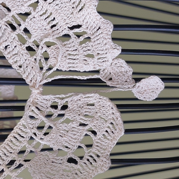 Hand-made crochet colar - Picture 2 of 5